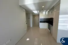 Vacant | Medium Floor | Flexible Cheques