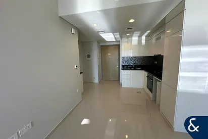 Vacant | Medium Floor | Flexible Cheques