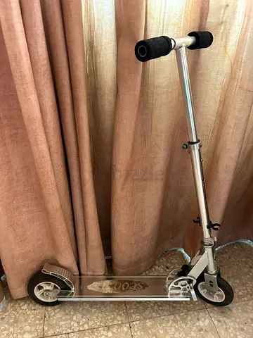 Foldable kick scooter — Silver, working condition