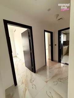 Green &amp; Peaceful Community | Modern Fitted Kitchen