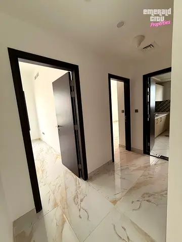 Green & Peaceful Community | Modern Fitted Kitchen