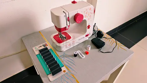 Compact Nuetta Sewing Machine with Foot Pedal and Accessories