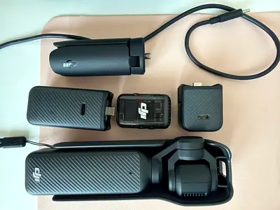 DJI Osmo Pocket 3 Creator Combo - Case, Batteries, Charger and Mini Tripod (light use)