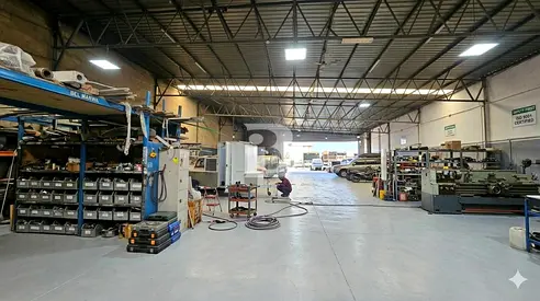 Efficient Industrial Warehouse in Al Quoz 4