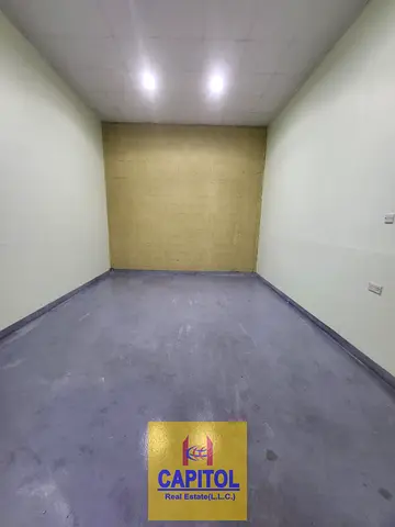 Good-condition warehouse unit in a highly accessible industrial area in Al Quoz 44
