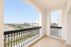 Lively | High Floor | Bright Community Views