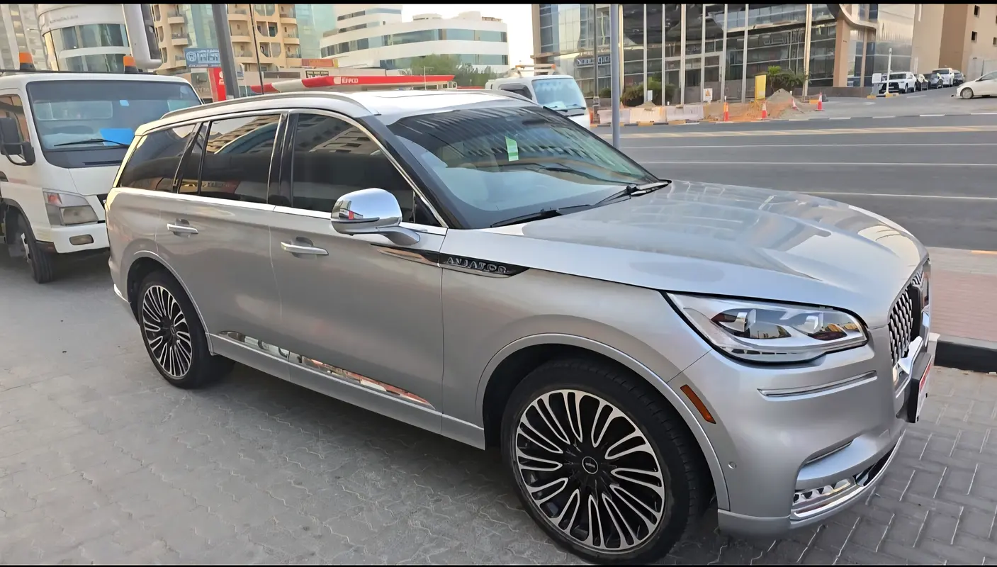 Lincoln Aviator 2022 — photo 1 of 3