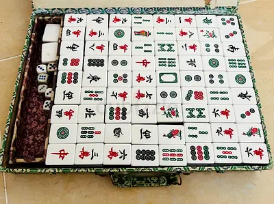Complete Mahjong Set with Tiles, Dice and Case