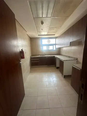 للبيع شقة رائعة في منطقة القاسمية في امارة الشارقة    تتكون من : 2 غرف  صالة  2 حمام  مطبخ  بالكون  موقف سيارة   مزيد من التفاصيل و معاينة العقار الرج