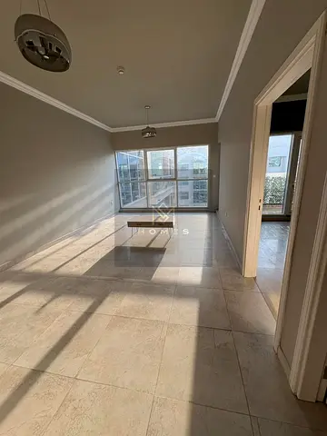 Spacious 1 Bedroom Axis Silver | Vacant | Prime Location