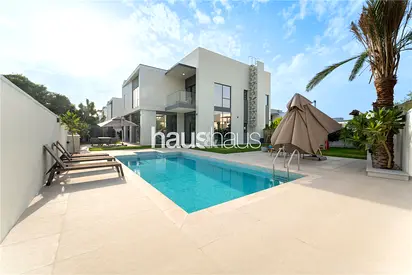 Corner Unit | Massive Plot | Private Pool
