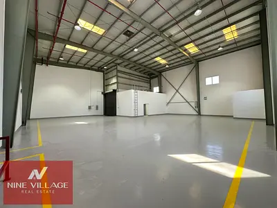 High Ceiling Warehouse | Ideal for Storage & Logistics