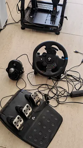 Logitech G923 Wheel with Shifter added