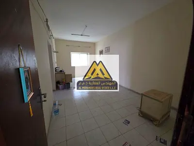 شقة غرفة وصالة للإيجار في الراشدية 3 عجمان | مساحة كبيرة | إطلالة مفتوحة | موقع حيوي قريب الخدمات