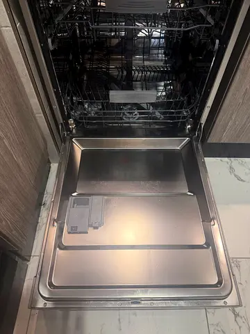 Built-in stainless steel dishwasher - good working condition