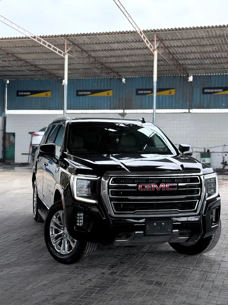 GMC Yukon 2023 — photo 1 of 6