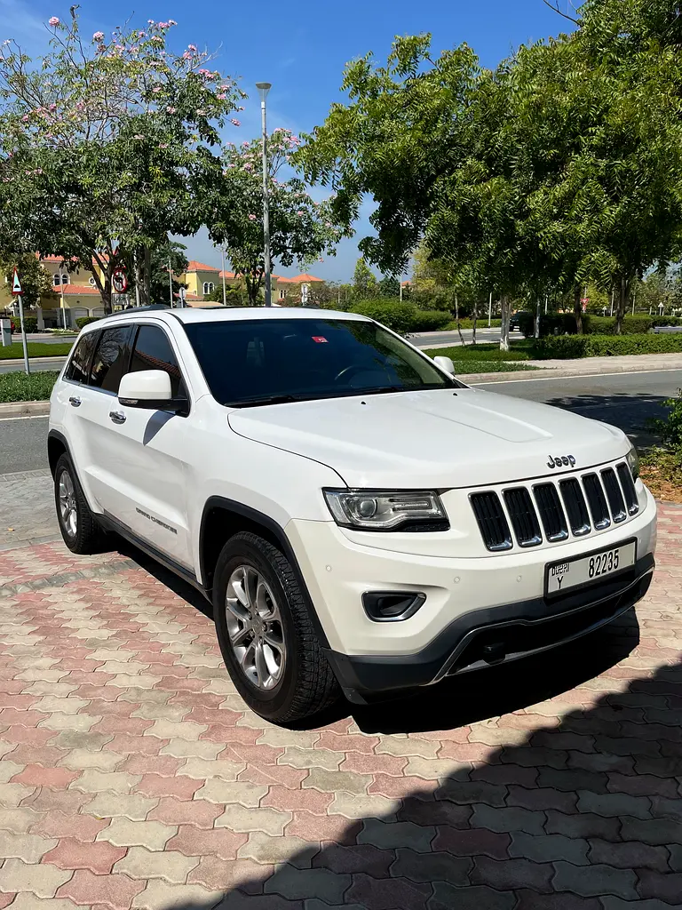 Jeep Grand Cherokee 2015 — photo 1 of 15