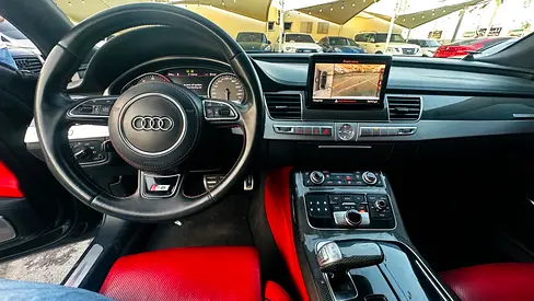 2013 AUDI S8 — фото 14