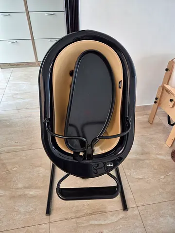 Mima Moon feeding chair