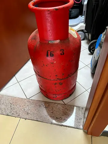 Used Red LPG Gas Cylinder - 16kg (Good Working Condition)