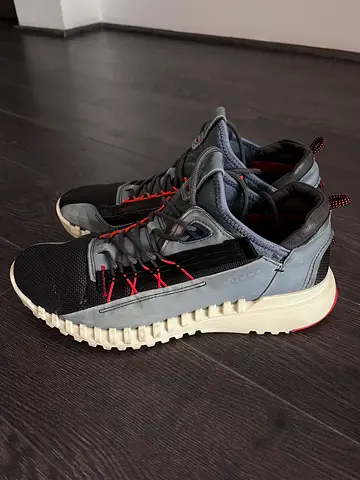 ECCO unisex leather sneakers