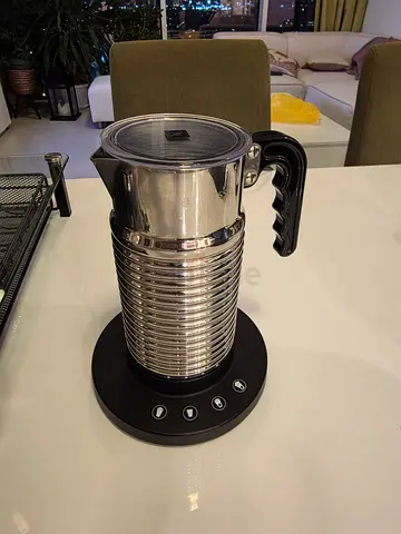 Nespresso Milk Frother / Steam-less Milk Heater (Good Condition)