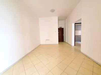 عرض مميز // شقة بغرفة نوم واحدة // مكيف هواء نافذة/مكيف سبليت // شرفة // موقع مميز // للعائلات