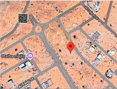 للبيع أرض سكني تجاري في أم القيوين – فلج المعلا بتصريح بناء أرضي + أول بمساحة 8,400 قدم مربع بسعر مميز جدًا 290,000 درهم فقط
