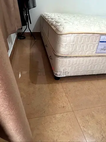 Single white mattress and base - good condition