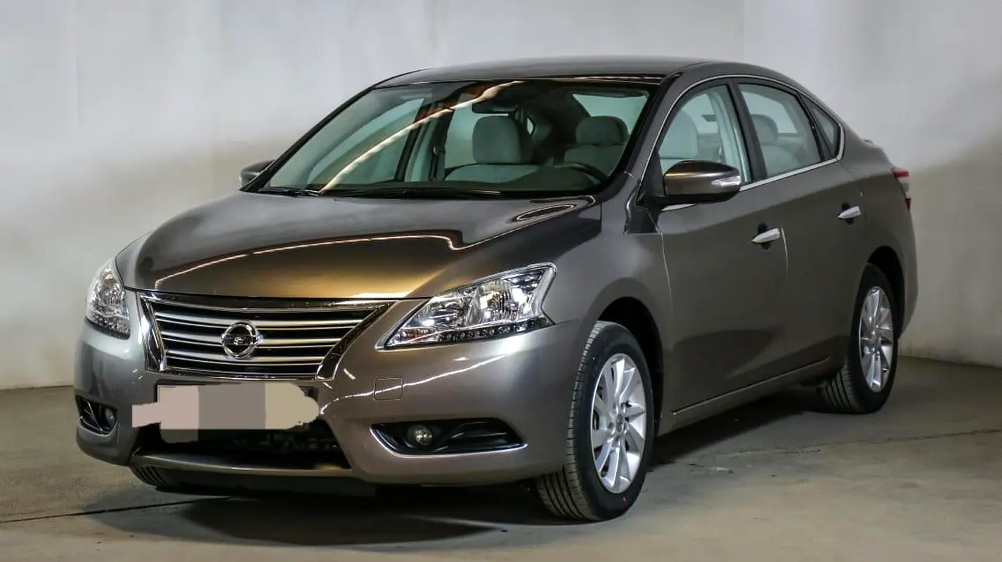 Nissan Sentra 2015 — photo 1 of 4