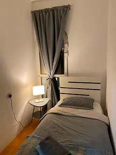Discounted clean private room for rent