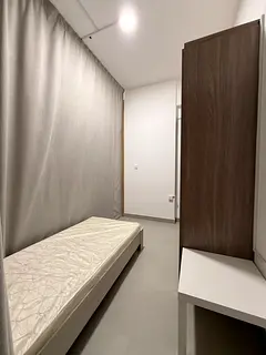 Semi-Partitioned Room – Toiled shared by two - Perfect for Professionals