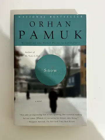 Snow by Orhan Pamuk (Paperback)