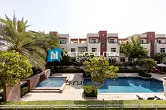 2 BEDROOMS | 2 TERRACES | WATERFALL COMMUNITY