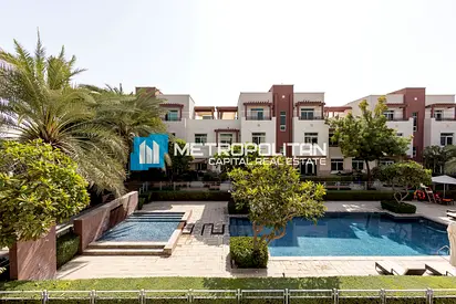2 BEDROOMS | 2 TERRACES | WATERFALL COMMUNITY