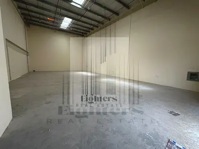 Brand New 1,500 Sqft Warehouse in Al Sajaa | 8m Height | 10kW Power | Easy Loading - Unloading