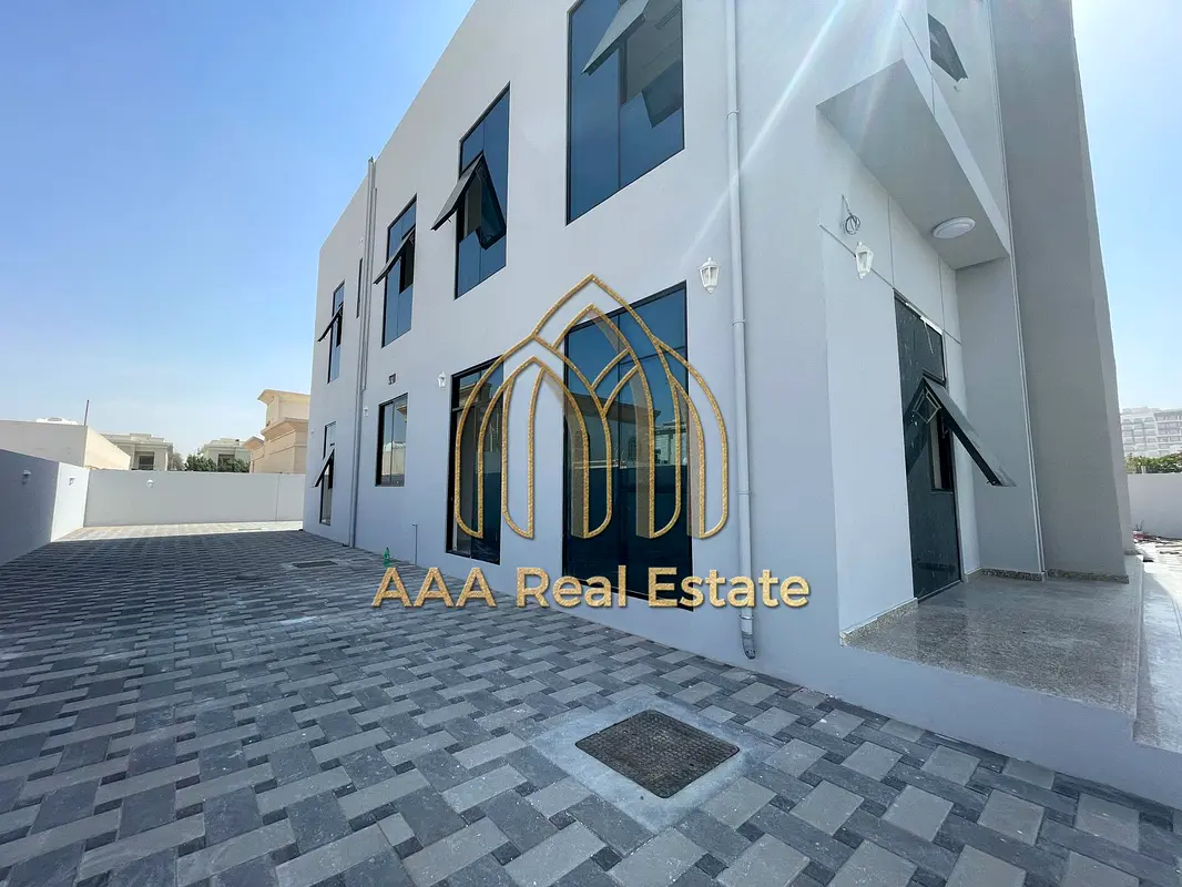 BRAND NEW|LUXURIOUS SPACIOUS|PRIME LOCATION