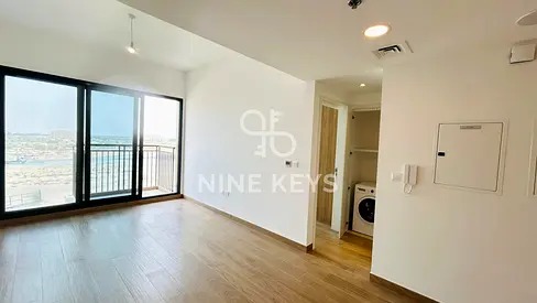 Mid Floor | Multiple Options | Community View | Vacant | Fully Fitted Kitchen