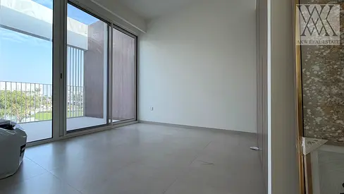 4-bedroom corner villa, back door opens to the park, near 2 pocket parks, pool, and gym.