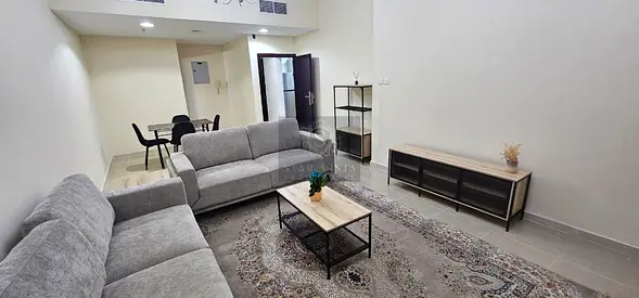 NEWLY FURNISHED NEAR METRO UPGRADED