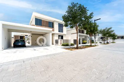 Single Row | Vacant On Transfer | Closed Kitchen