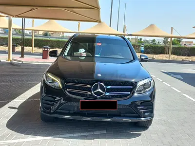 Mercedes GLC 250 2016  GCC specs with Apple/andriod