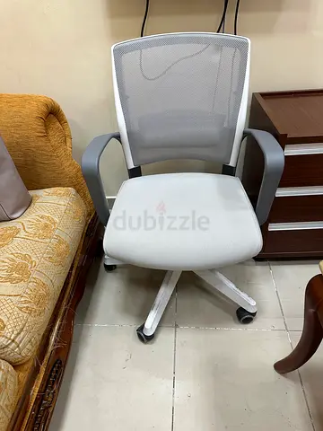 White Mesh Office Chair with Wheels - Good Condition