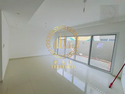 Close Kitchen | Terrace Access |Townhouse in Amargo 2 | 3 BR Townhouse