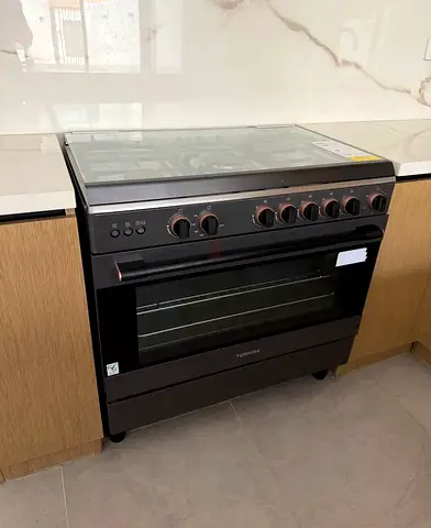 Toshiba Freestanding Gas Range with Oven - Black