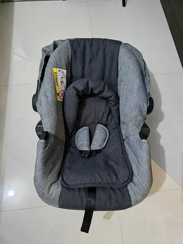 Infant car seat / baby carrier - grey, good used condition