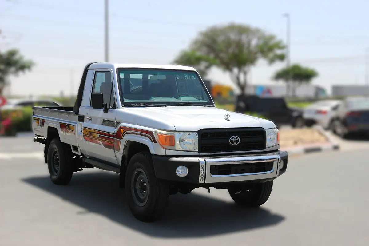 Toyota Land Cruiser 70 Series 2010 — photo 1 of 13