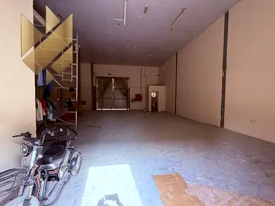 Warehouse on a main road | 2,000 sq. ft. | Electricity and sewage available | Suitable for any acti