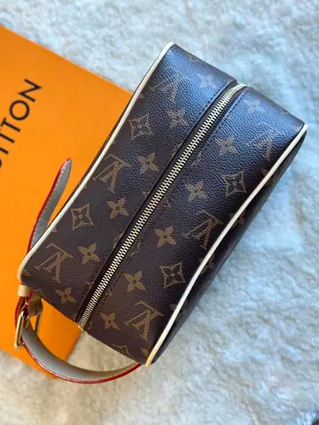 Louis Vuitton Dopp kit