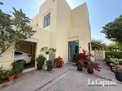 WELL PRICED | RENOVATED | READY TO MOVE IN
